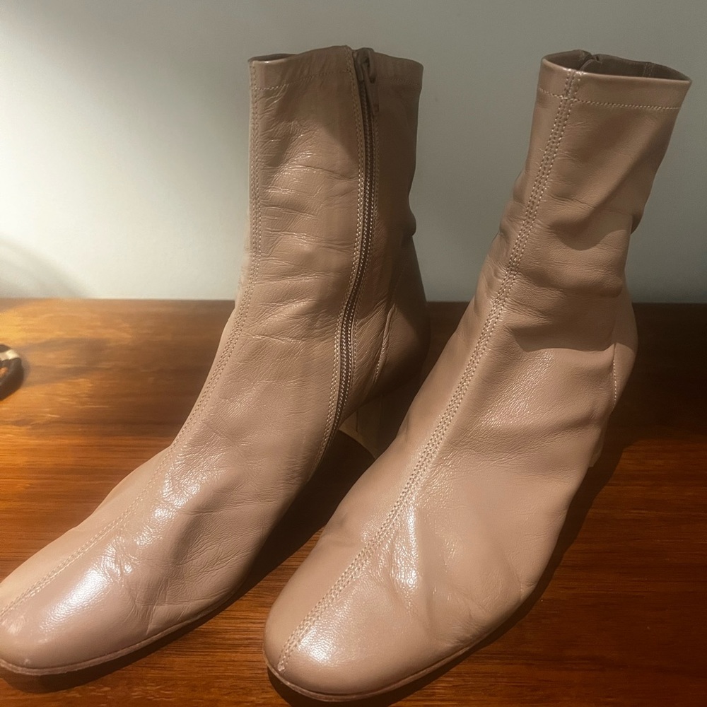 Sofia Block Heel Bootie
BY FAR